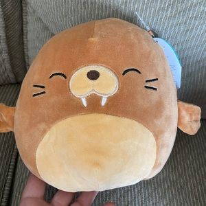 Squishmallow 7.5” Bruce